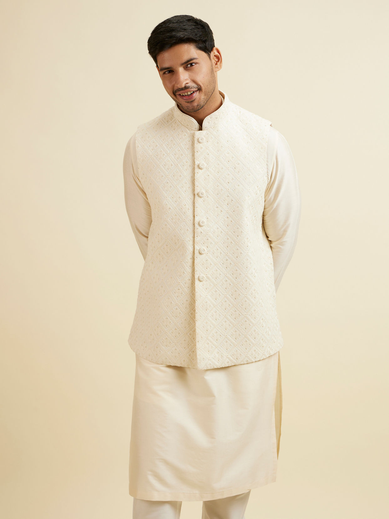 alt message - Manyavar Men Warm White Sequinned Jaal Patterned Jacket image number 0