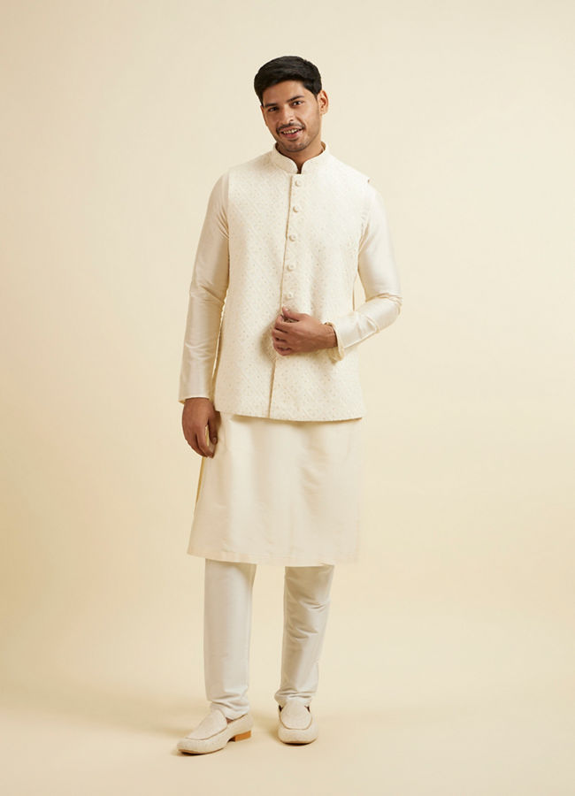 alt message - Manyavar Men Warm White Sequinned Jaal Patterned Jacket image number 2