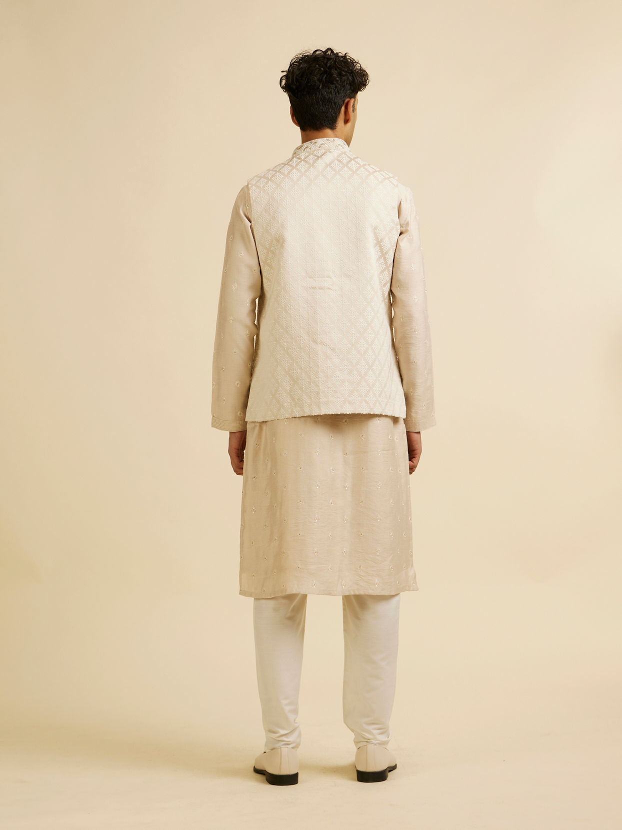 alt message - Manyavar Men Beige Buta Jaal Embroidered Nehru Jacket image number 3