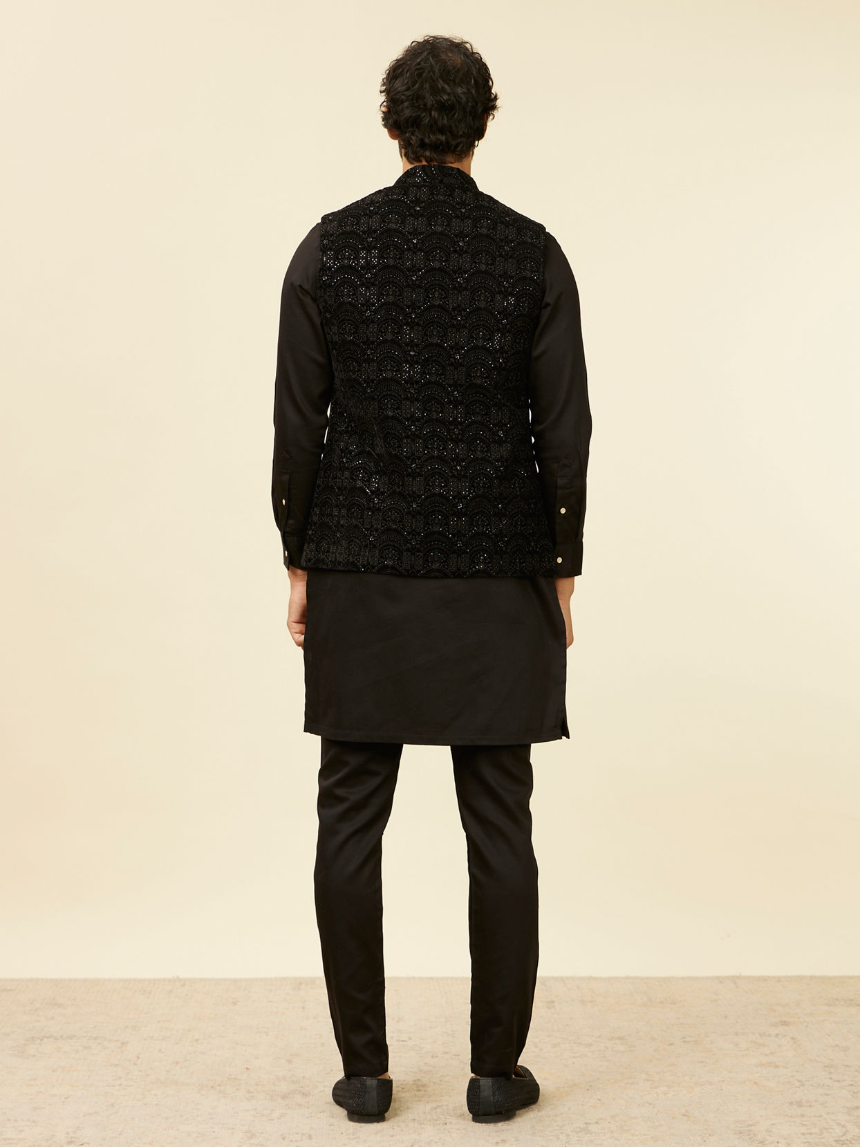 alt message - Manyavar Men Kohl Black Scallop Shell Patterned Nehru Jacket image number 3