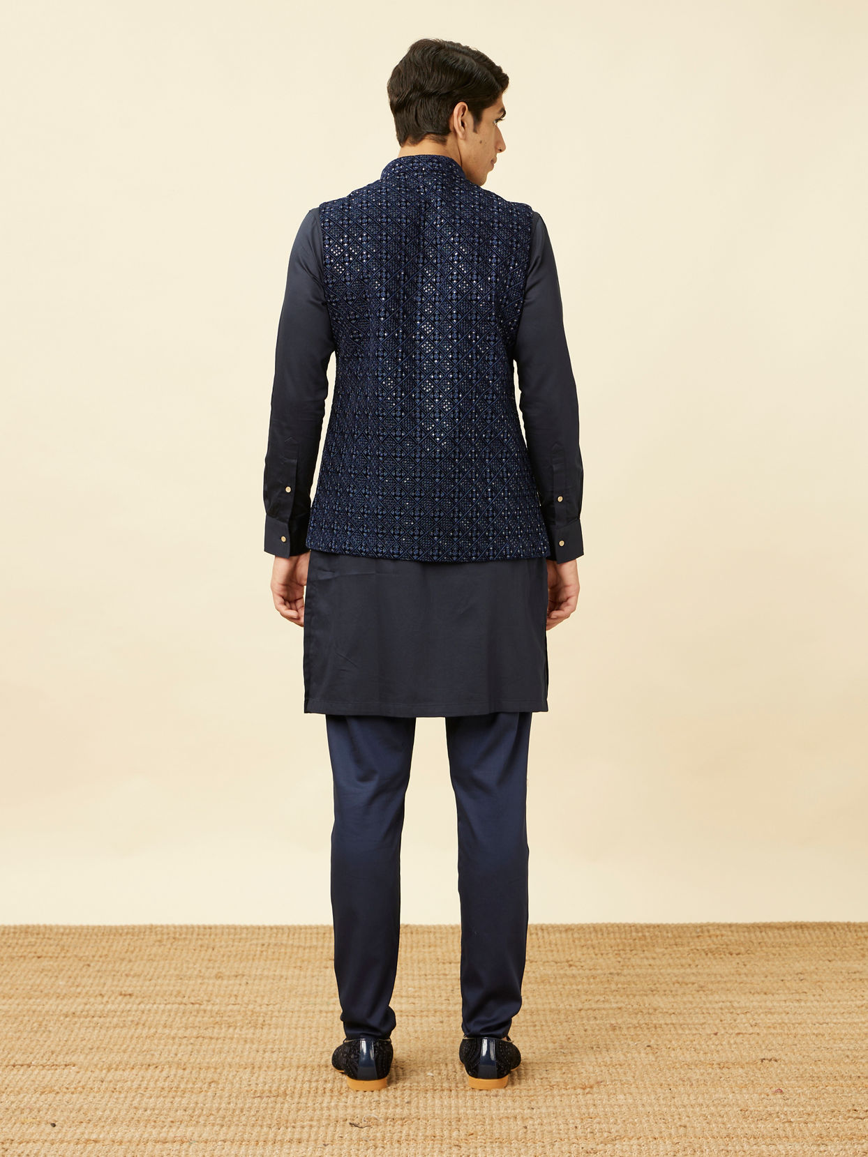 alt message - Manyavar Men Sapphire Blue Diamond Patterned Jacket image number 3