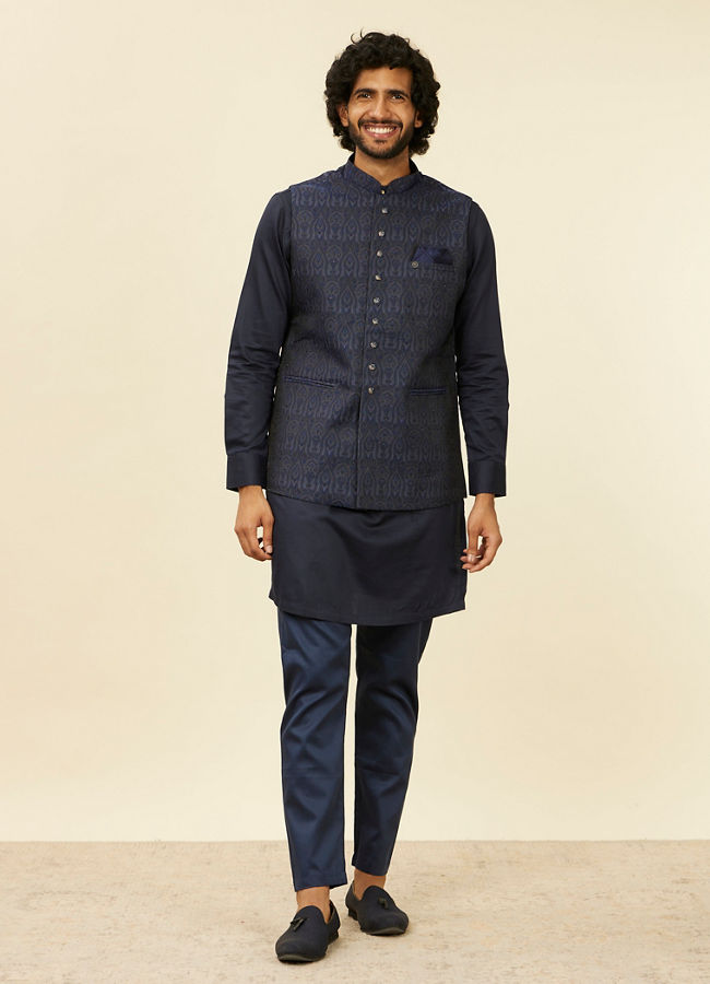 Manyavar Men Warm White Paisley Patterned Nehru Jacket