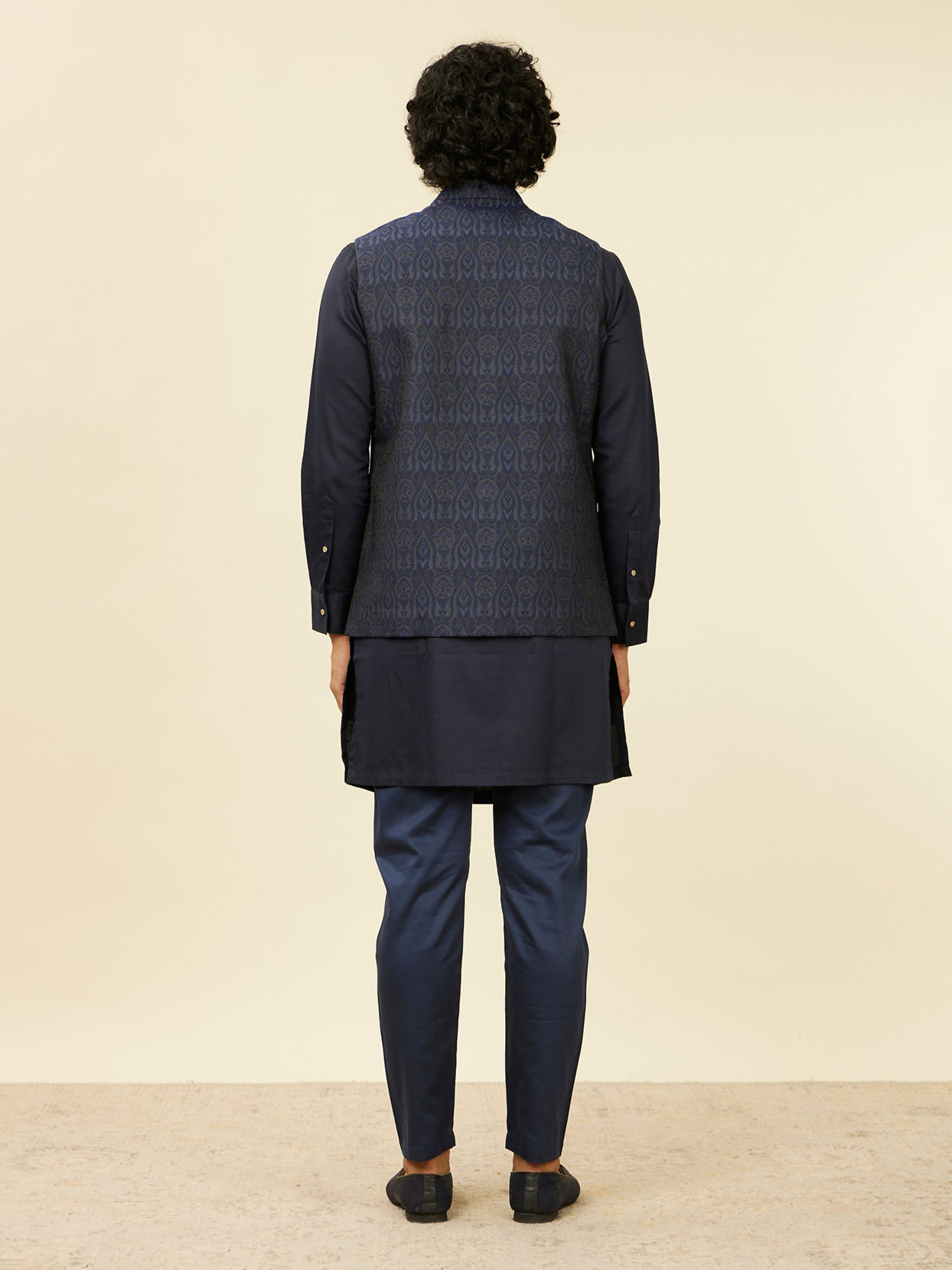 Manyavar Men Warm White Paisley Patterned Nehru Jacket
