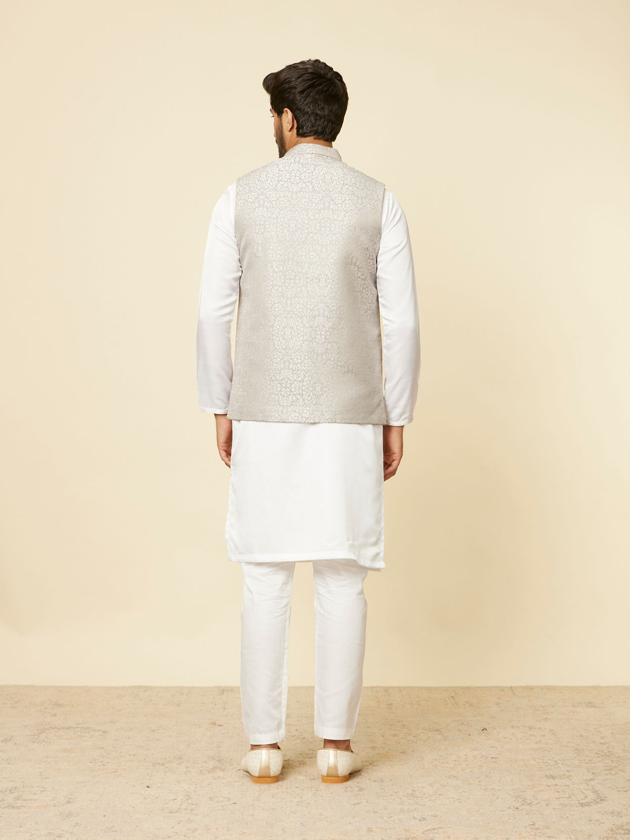 alt message - Manyavar Men Light Grey Medallion Patterned Nehru Jacket image number 3