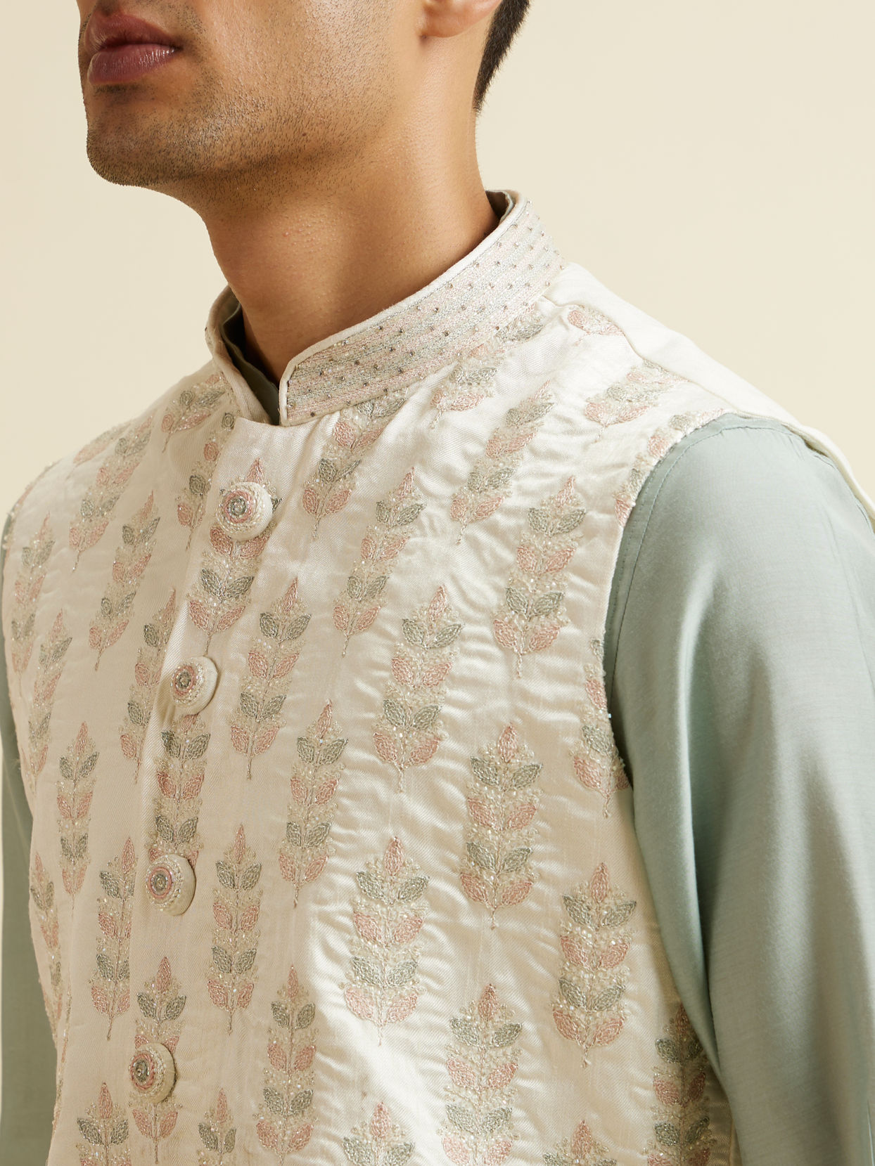 alt message - Manyavar Men Warm White Floral Jaal Patterned Jacket image number 1