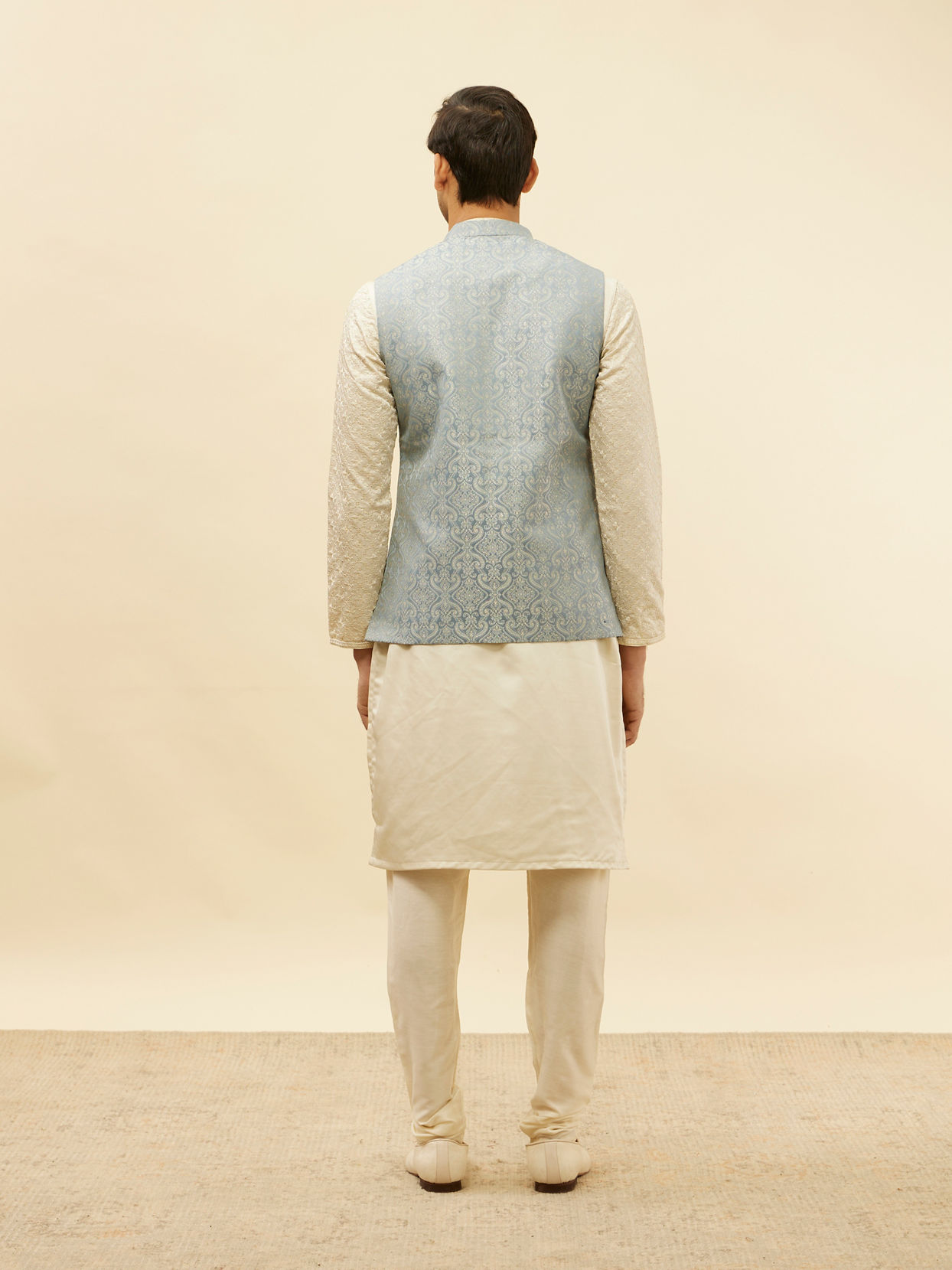 alt message - Manyavar Men Glacier Blue Victoran Patterned Jacket image number 3