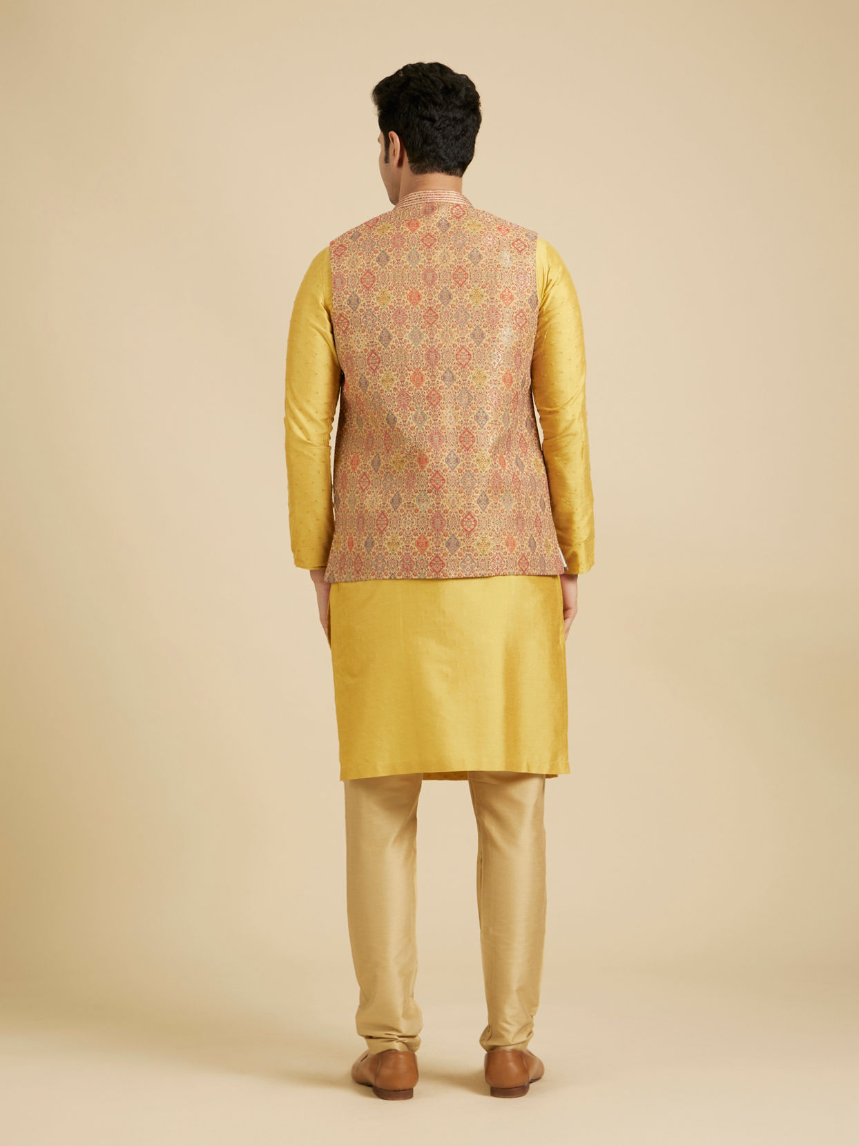 Manyavar Men Fawn Conch Shell Patterned Nehru Jacket image number 3