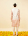 alt message - Manyavar Men Blush Pink Chevron Patterned Jacket image number 3