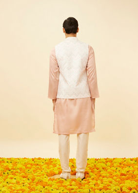 alt message - Manyavar Men Blush Pink Chevron Patterned Jacket image number 3