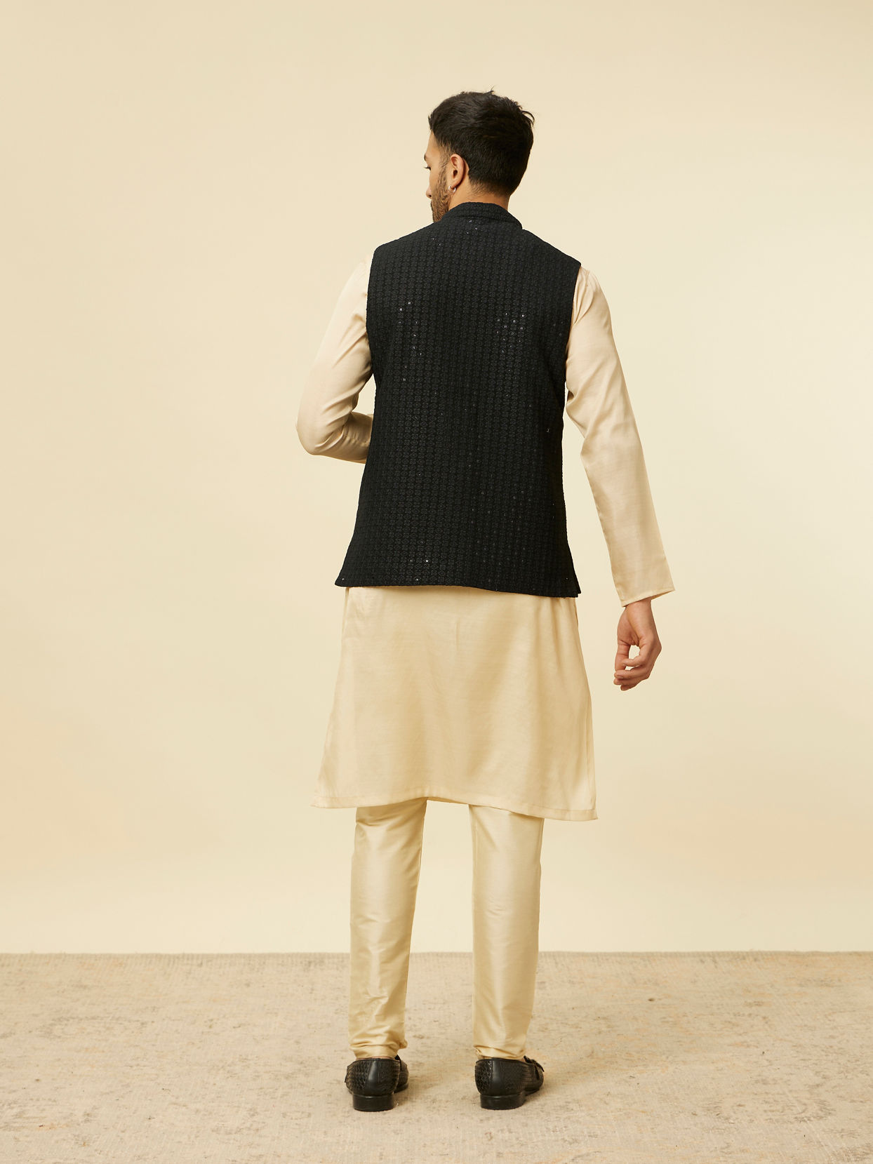 alt message - Manyavar Men Kohl Black Self Patterned Jacket image number 3