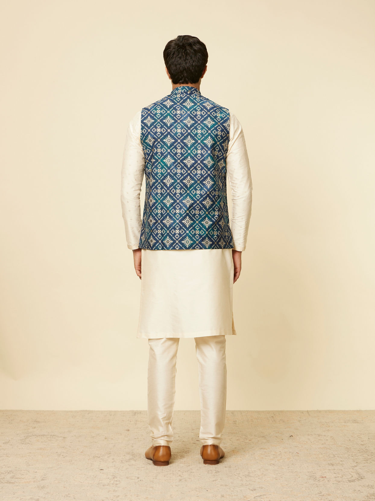 alt message - Manyavar Men Teal Blue Grid Patterned Jacket image number 3