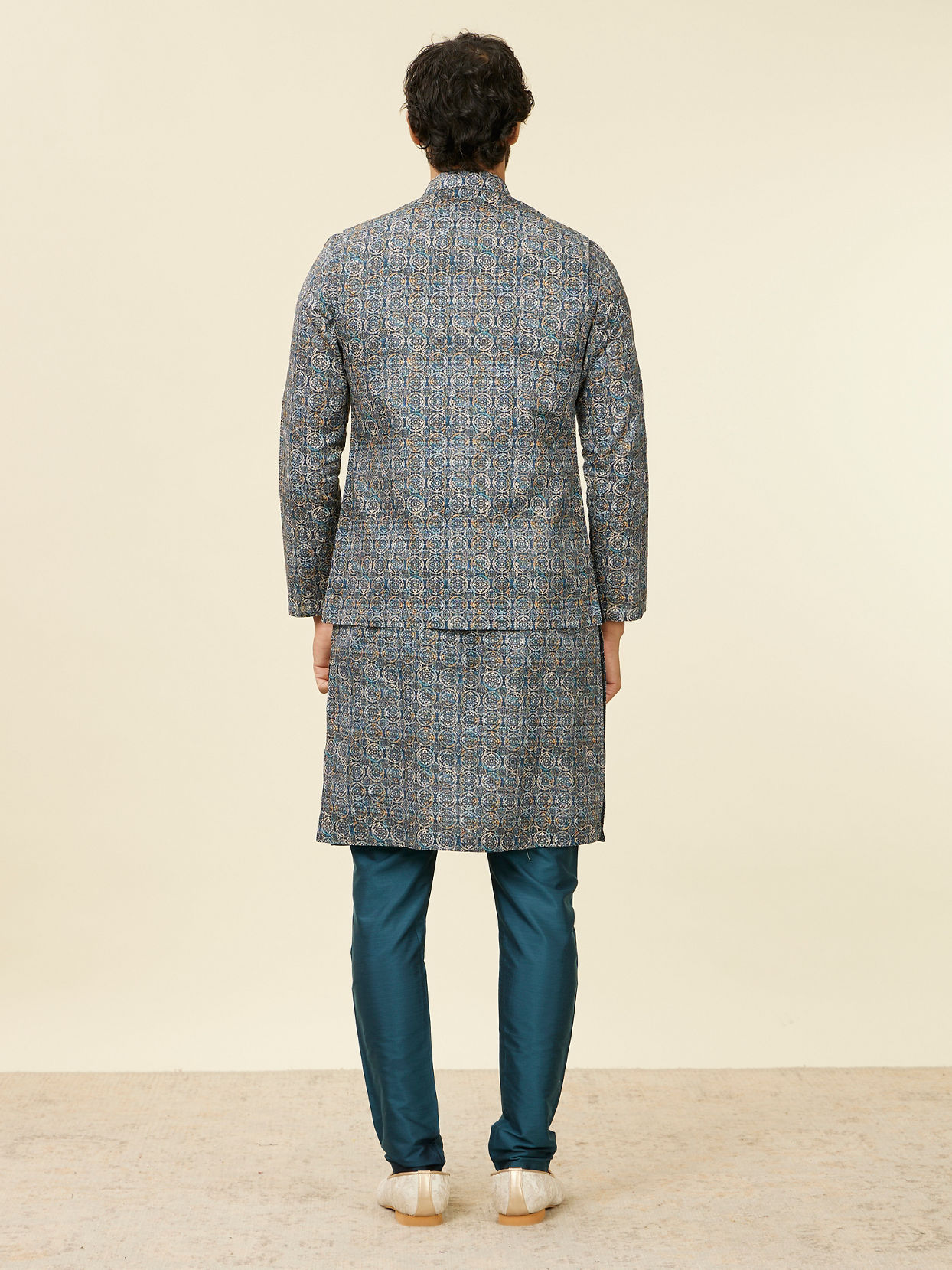 alt message - Manyavar Men Dark Blue Self Patterned Nehru Jacket image number 3