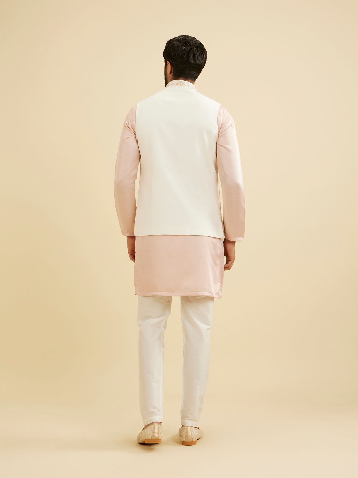 Manyavar Men Warm White Ogee Jaal Patterned Nehru Jacket