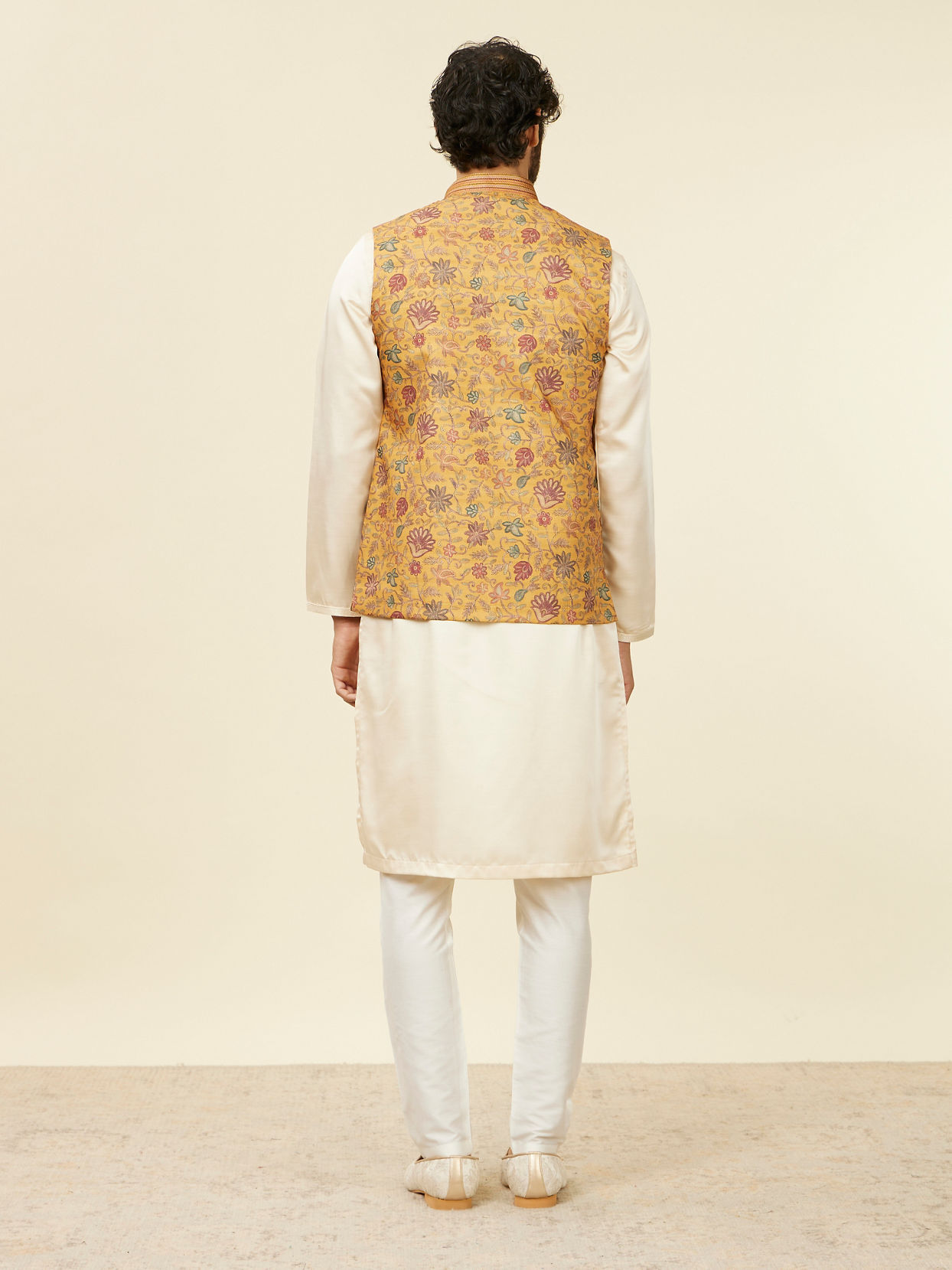 alt message - Manyavar Men Mustard Yellow Bel Buti Patterned Nehru Jacket image number 3