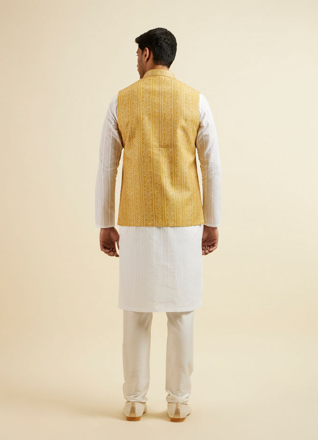 alt message - Manyavar Men Mustard Yellow Bandhani Print Nehru Jacket image number 3