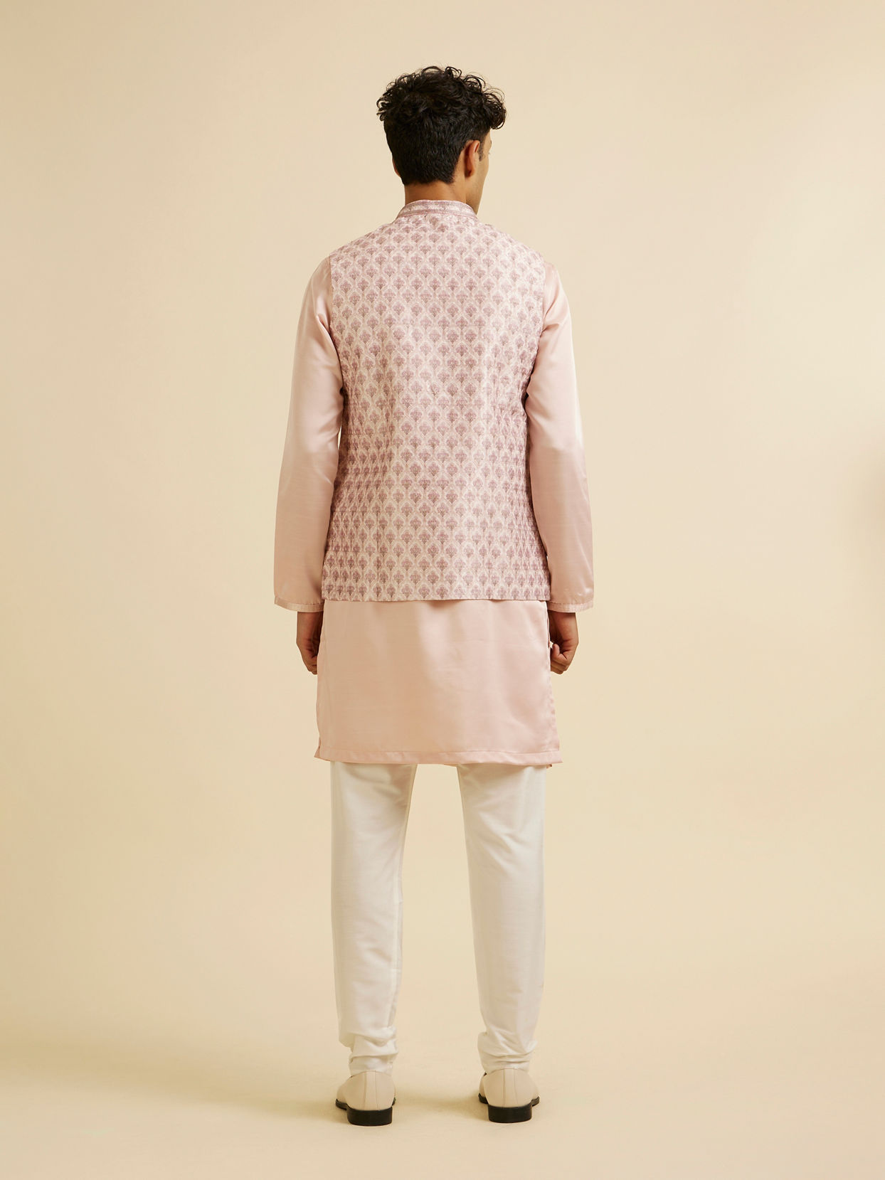 alt message - Manyavar Men Peach Buta Jaal Print Nehru Jacket image number 3