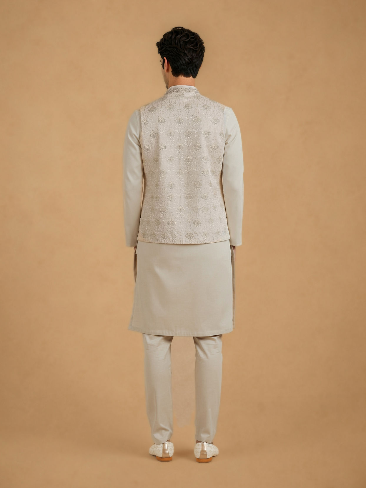 Manyavar Men Cream Silk Thread Embroidered Nehru Jacket