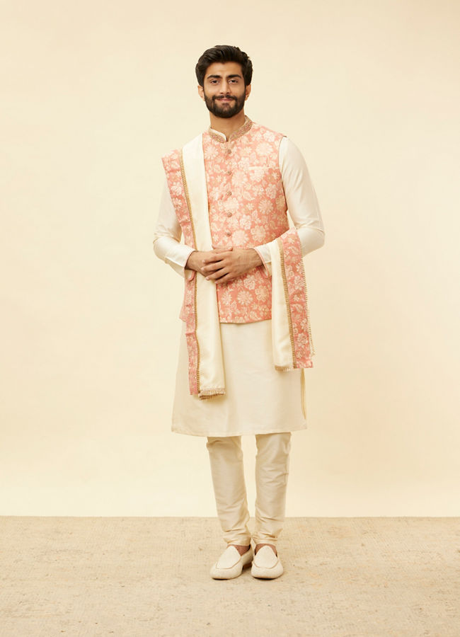 alt message - Manyavar Men Coral Pink Floral Patterned Kurta Jacket Set image number 3