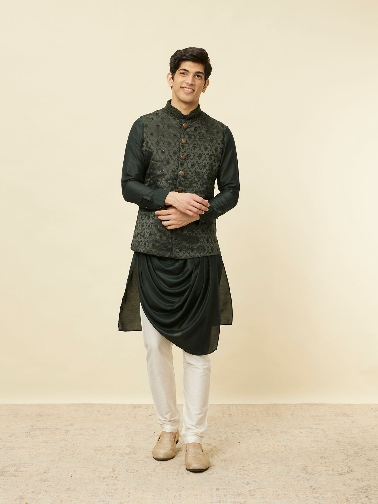 alt message - Manyavar Men Forest Green Mughal Motif Jacket Set image number 2