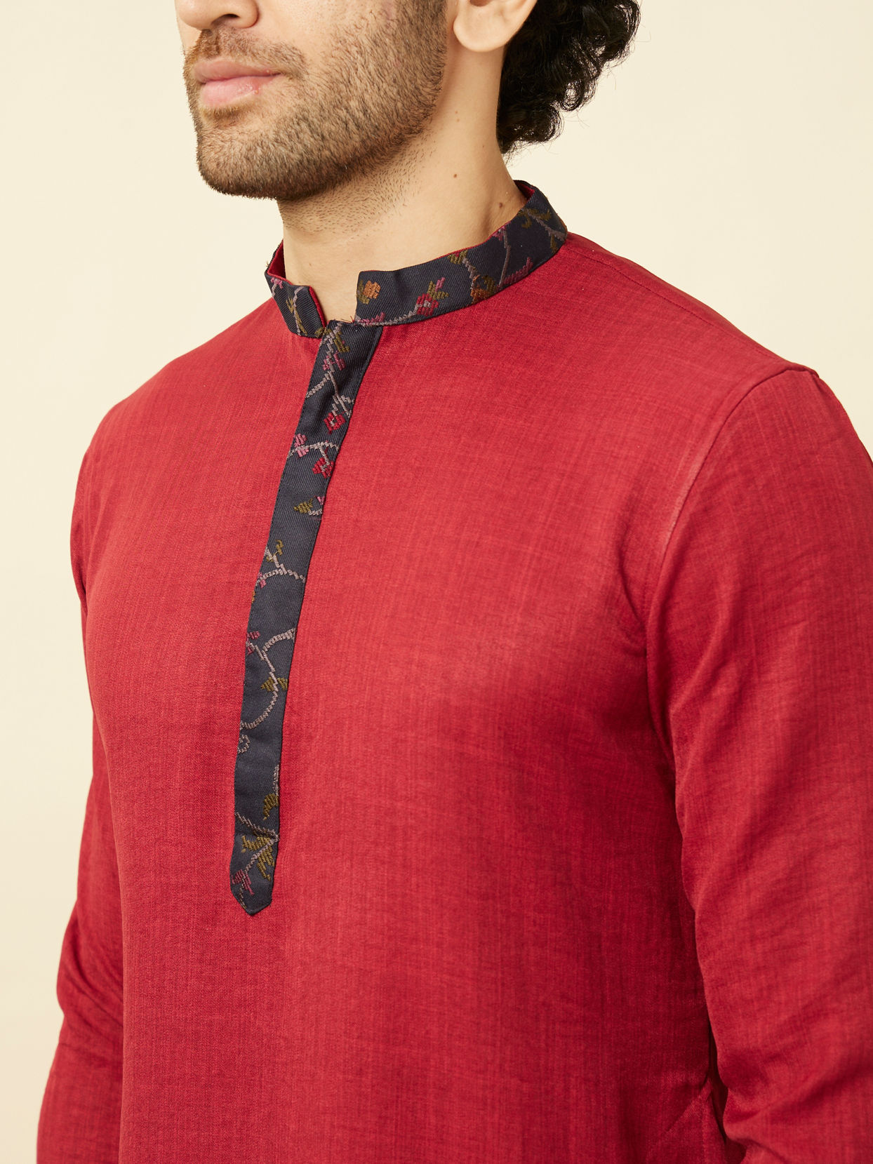 alt message - Manyavar Men Deep Blue-Aurora Red Bel Buti Patterned Kurta Jacket Set image number 2