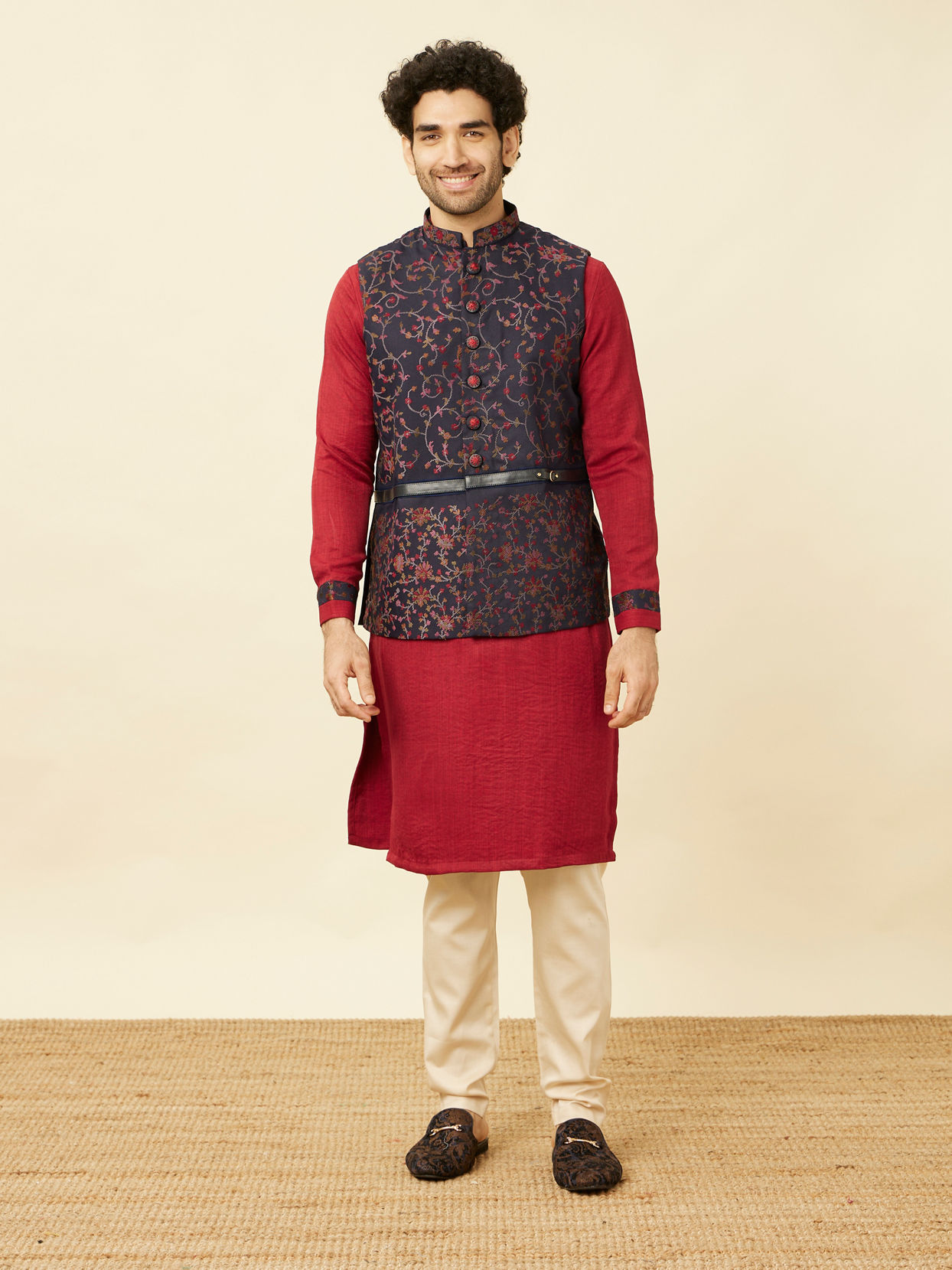 alt message - Manyavar Men Deep Blue-Aurora Red Bel Buti Patterned Kurta Jacket Set image number 3