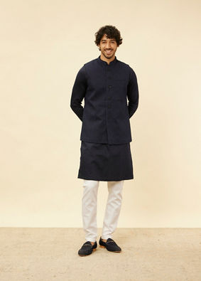 alt message - Manyavar Men Midnight Blue Triangular Patterned Kurta Jacket Set image number 3