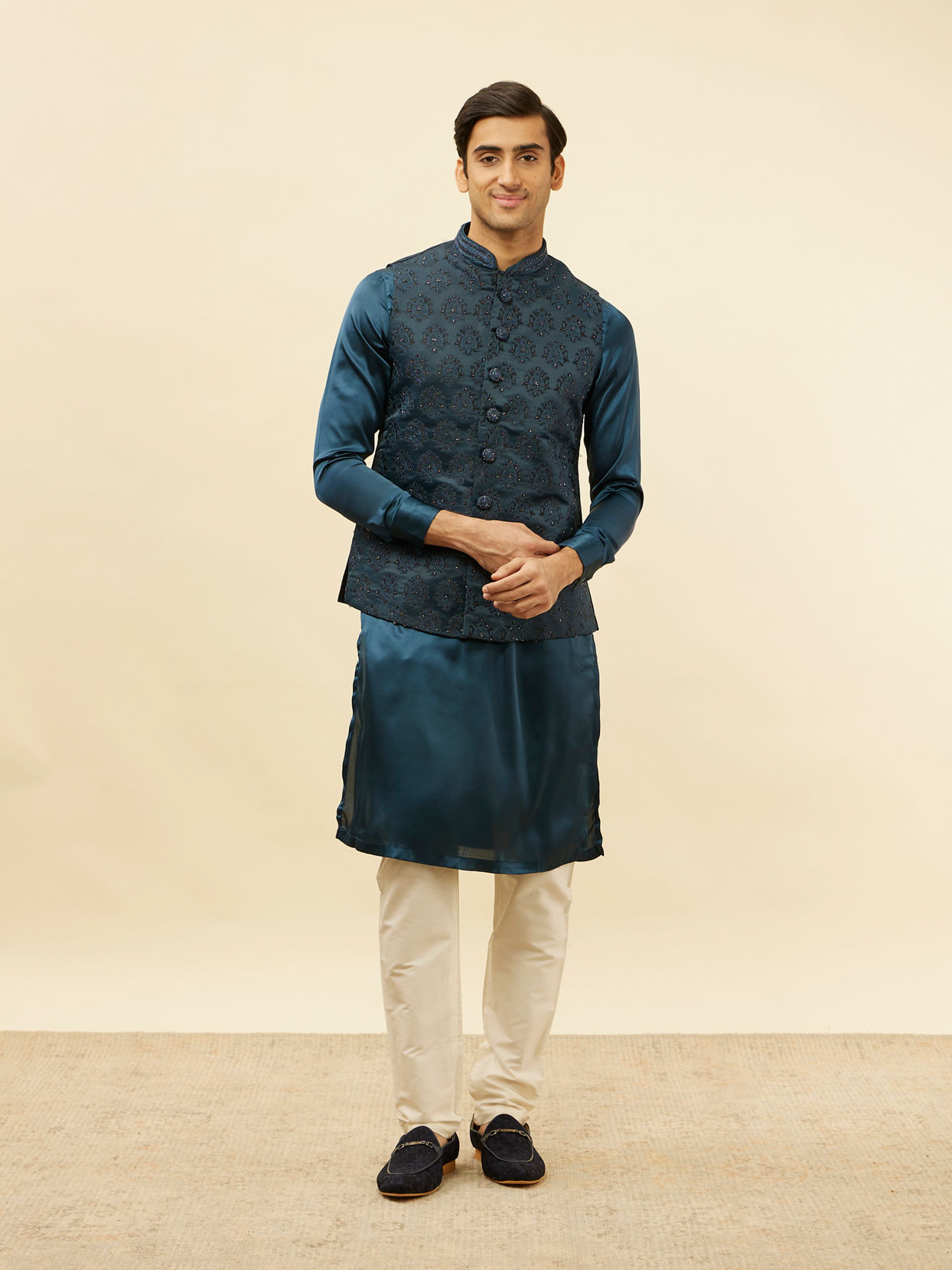 alt message - Manyavar Men Imperial Blue Jhallar Motif Kurta Jacket Set image number 2