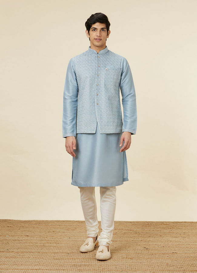 alt message - Manyavar Men Ice Blue Jaal Patterned Kurta Jacket Set image number 3