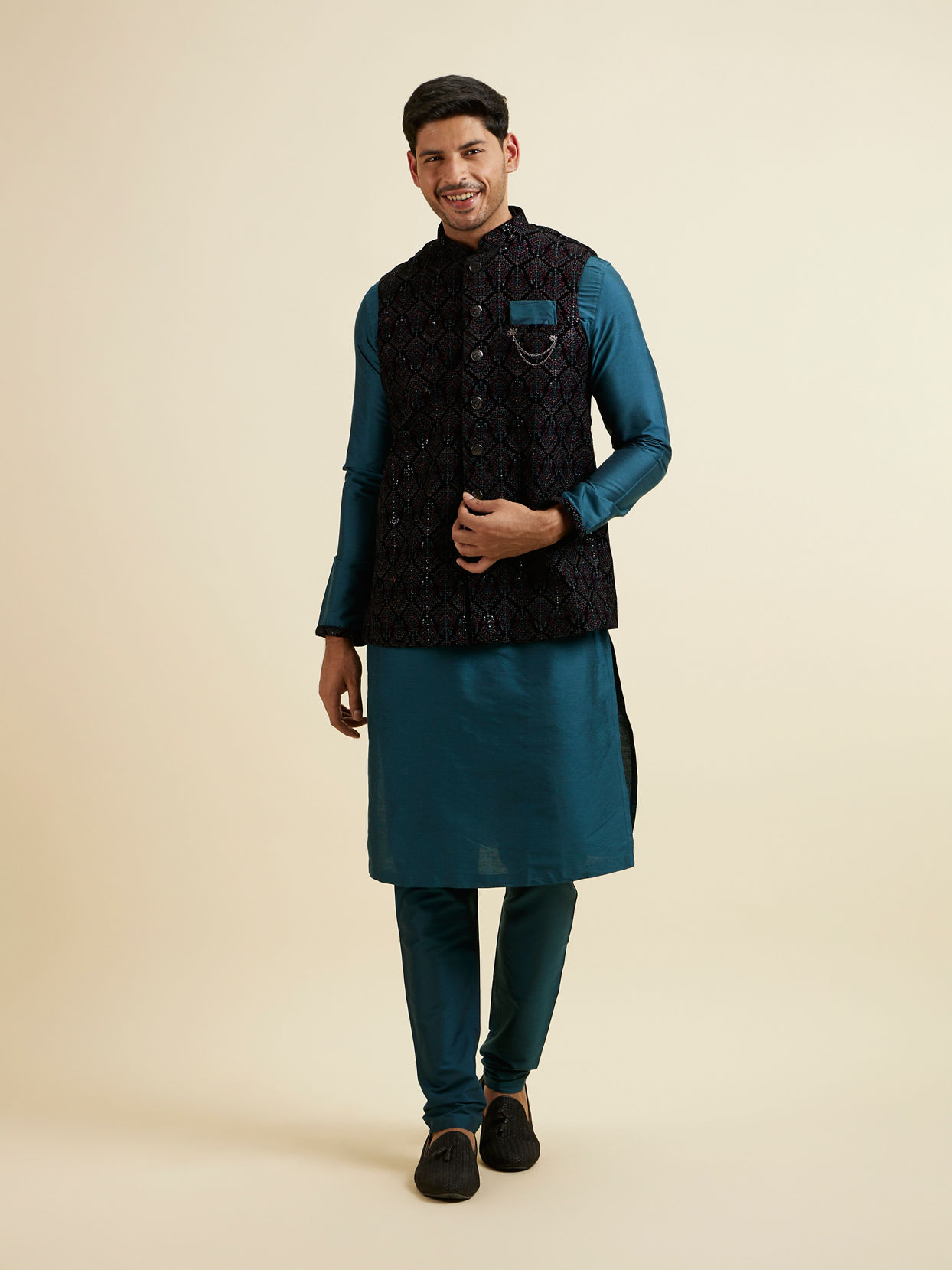 alt message - Manyavar Men Dark Blue & Teal Blue Sequined Jacket Set image number 4