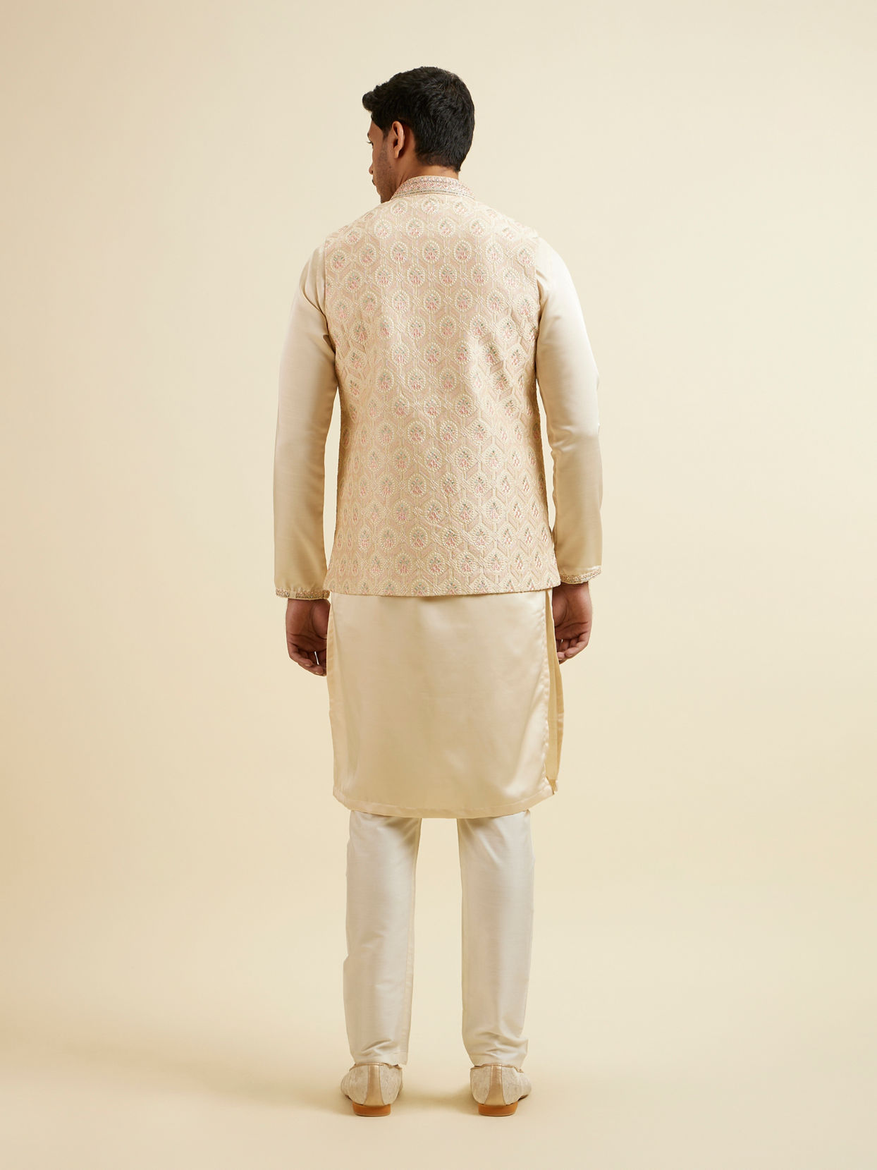 alt message - Manyavar Men Cream Beige Self Patterned Jacket Set image number 5