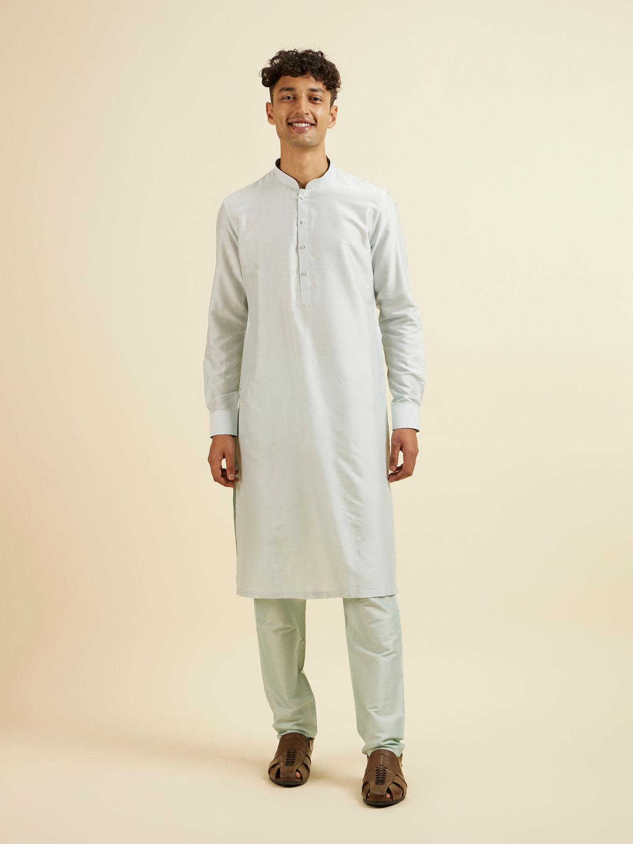 alt message - Manyavar Men Light Blue Kurta Jacket Set with Foil Print and Zari Embroidery image number 4