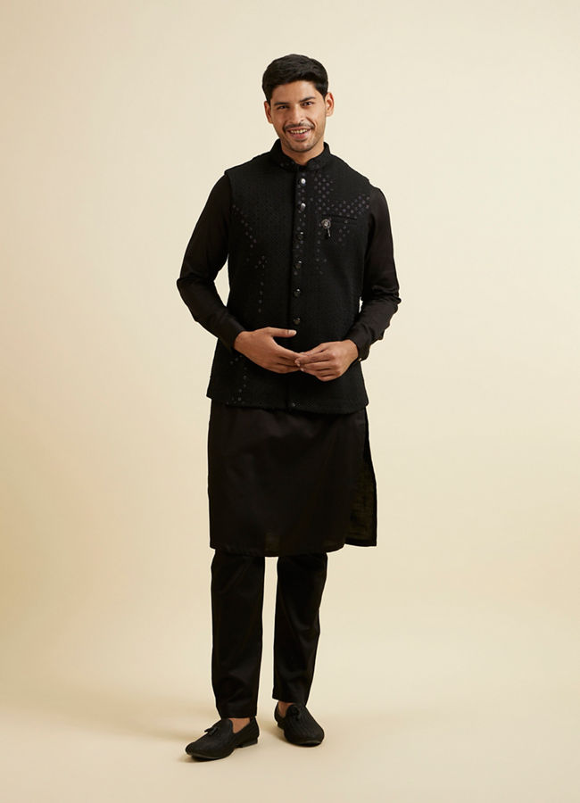 alt message - Manyavar Men Black Mirror Embellished Jacket Set image number 4