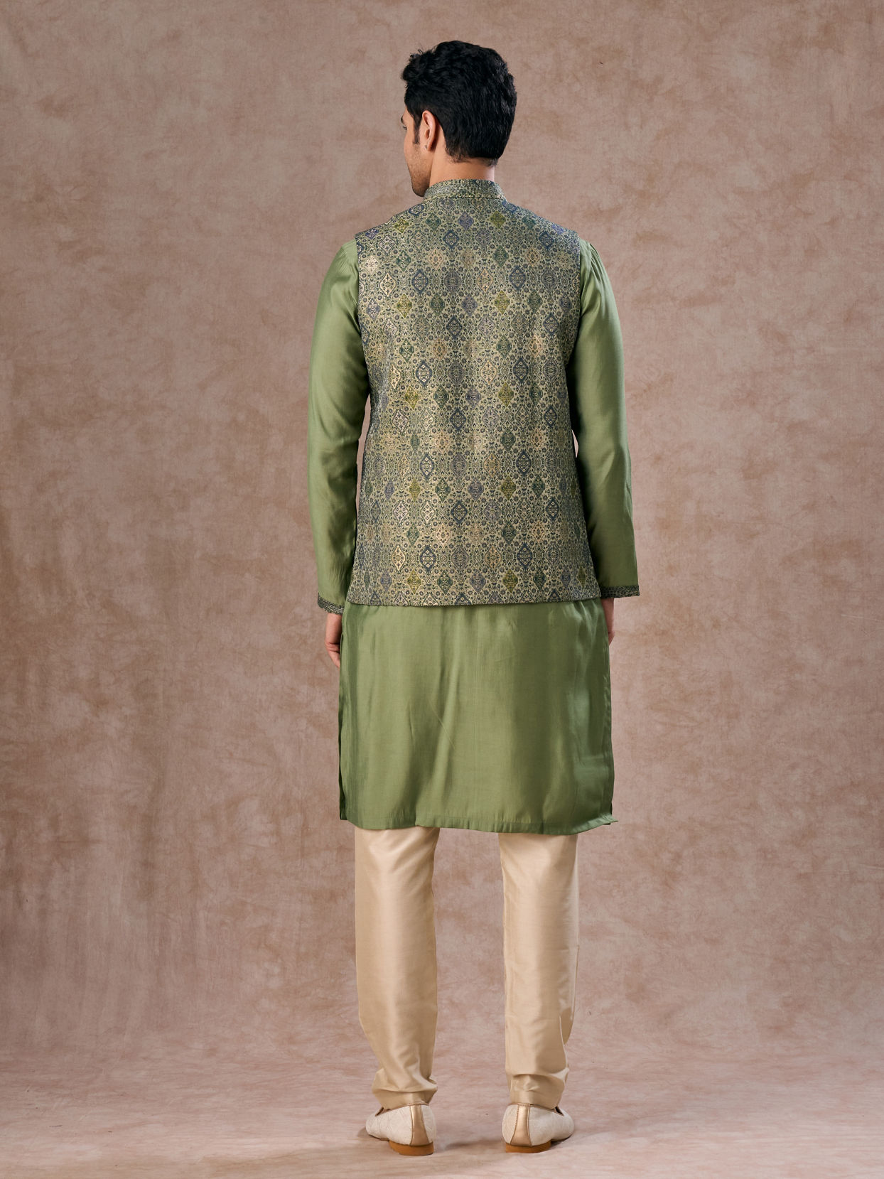 Manyavar Men Vibrant Emerald Kurta Jacket Set