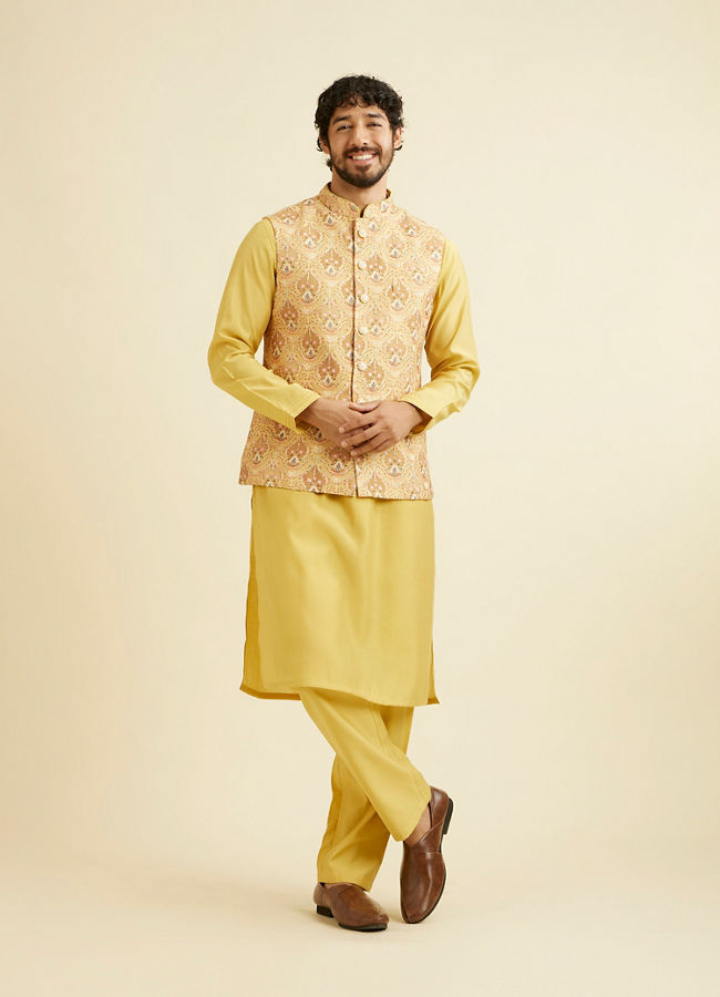 alt message - Manyavar Men Radiant Yellow Kurta Jacket Set image number 3