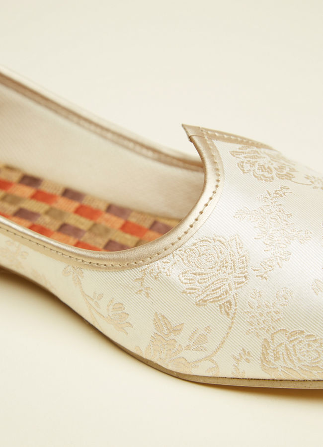 Manyavar Men Cream Floral Brocade Jootis