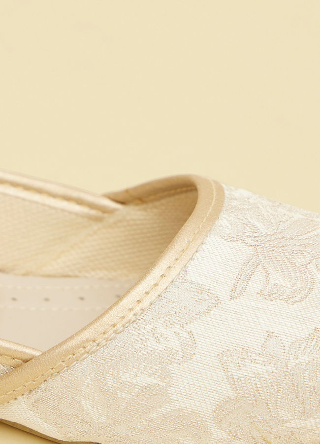 Manyavar Men Ivory Cream Floral Patterned Jootis
