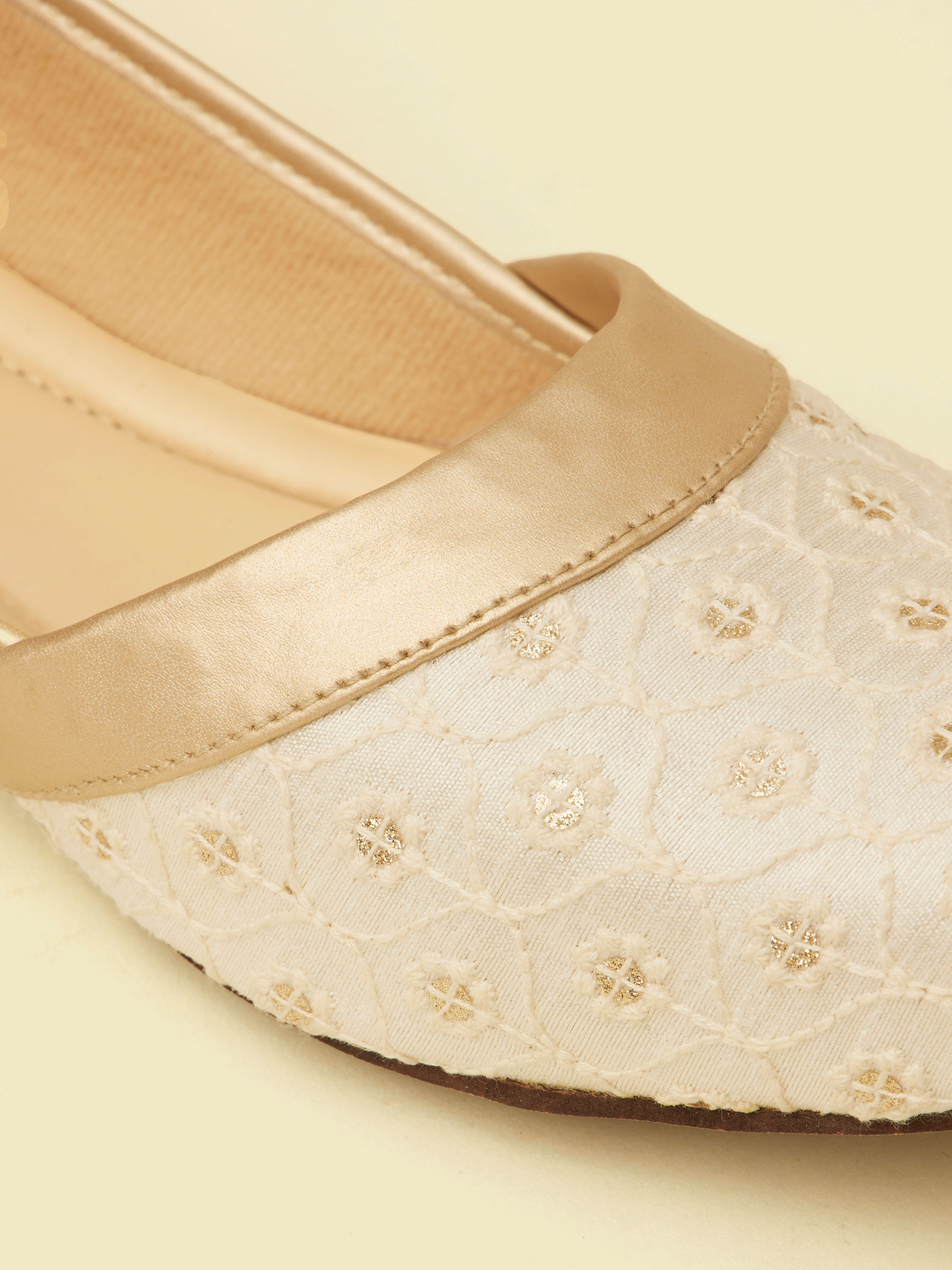 Manyavar Men Warm White Sequinned Jutti