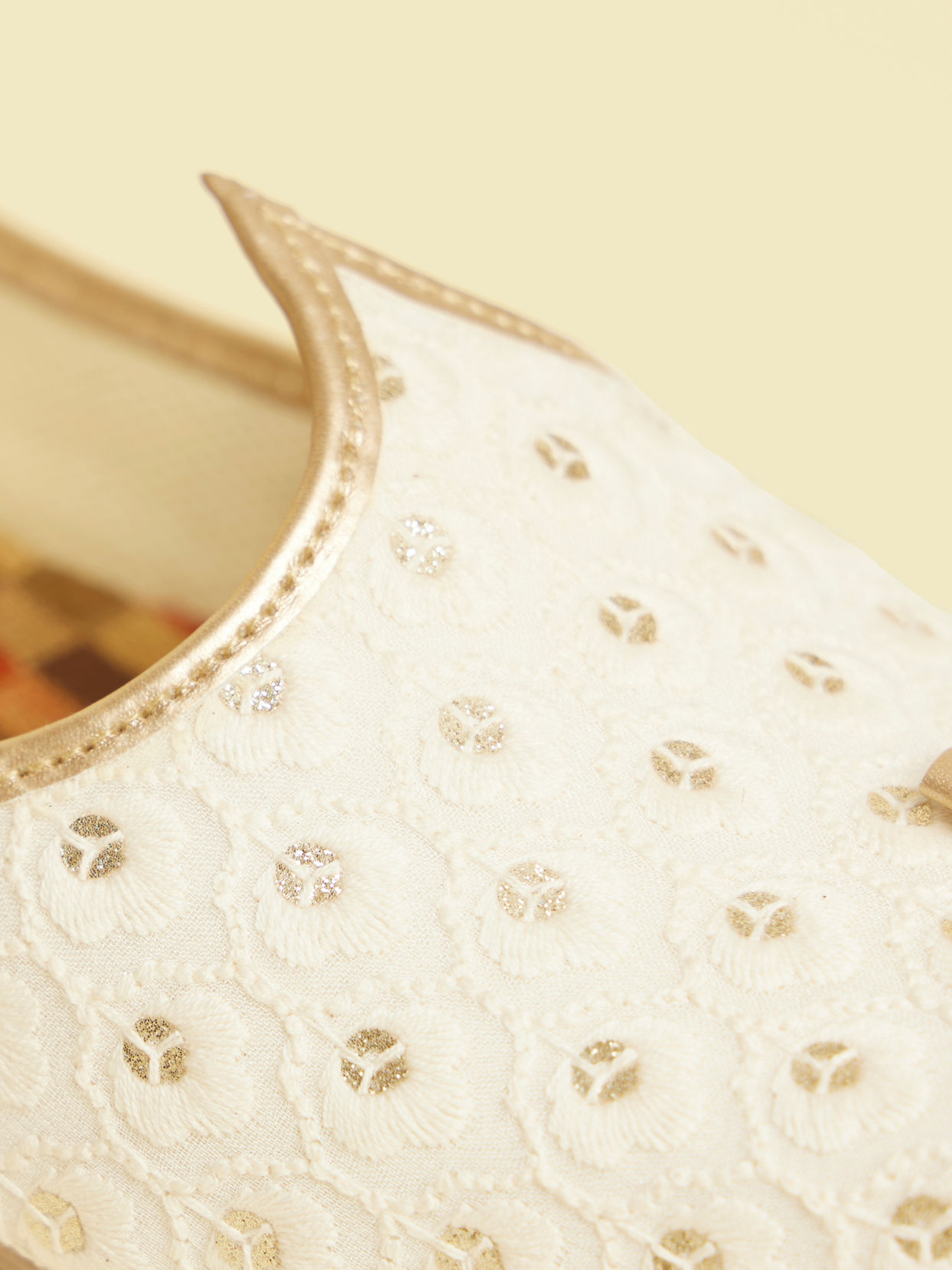 Manyavar Men Cream Sequined Jooti