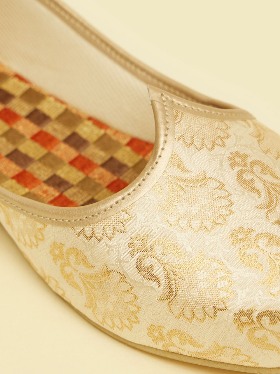 Manyavar Men Beige Floral Patterned Jooti