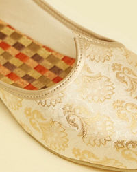 Manyavar Men Beige Floral Patterned Juti
