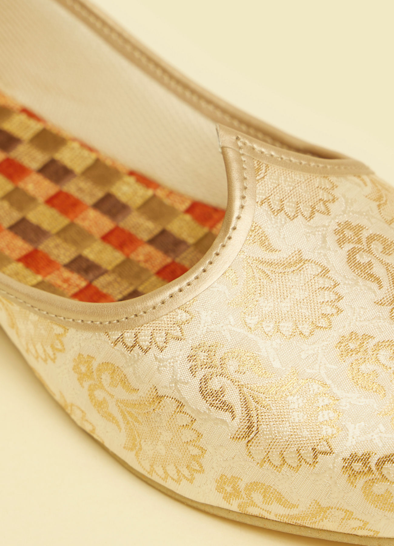 Manyavar Men Beige Floral Patterned Juti