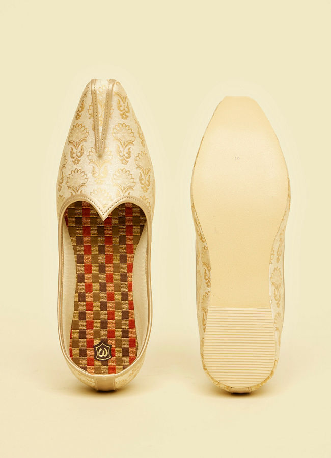 Manyavar Men Beige Floral Patterned Juti