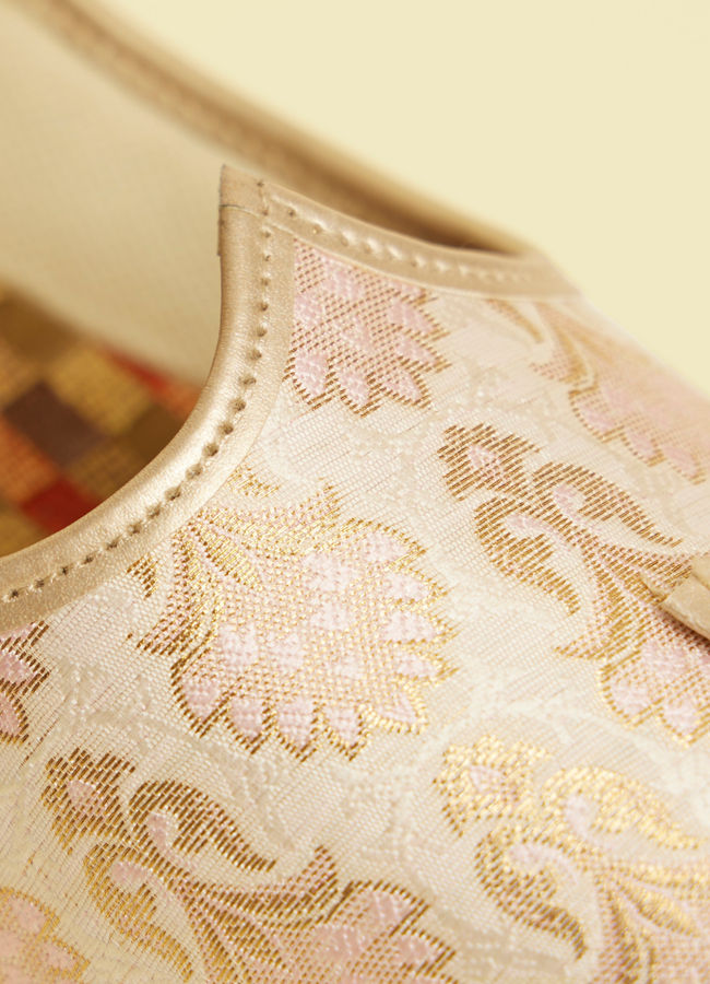 Manyavar Men Pink Floral Patterned Jooti