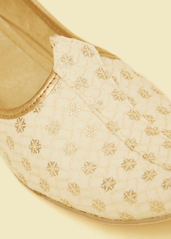 Manyavar Men Exquisite Cream Georgette Juti