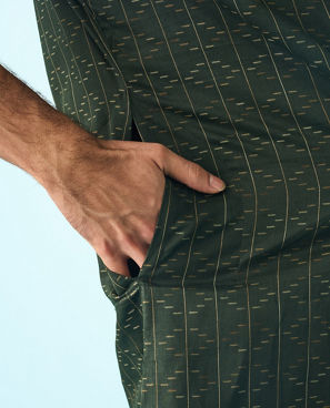 Diwas Men Dark Green Cotton Printed Kurta