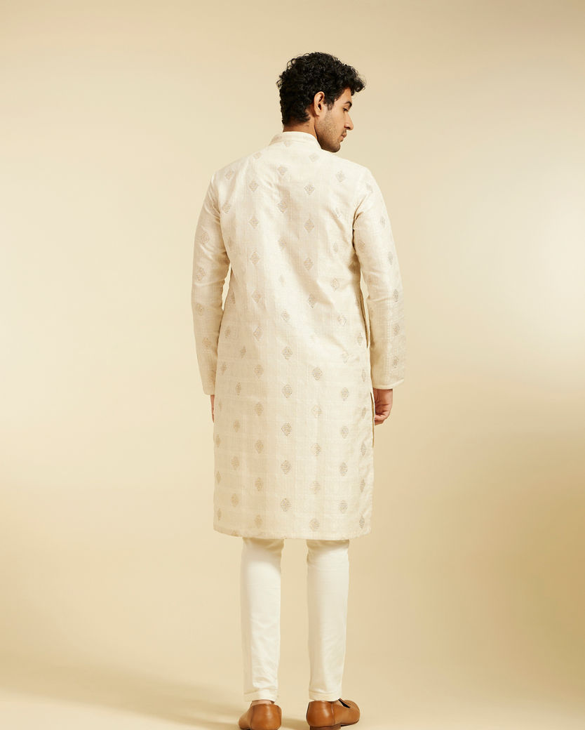 Diwas Men Cream White Diamond Patterned Kurta with Potli Buttons