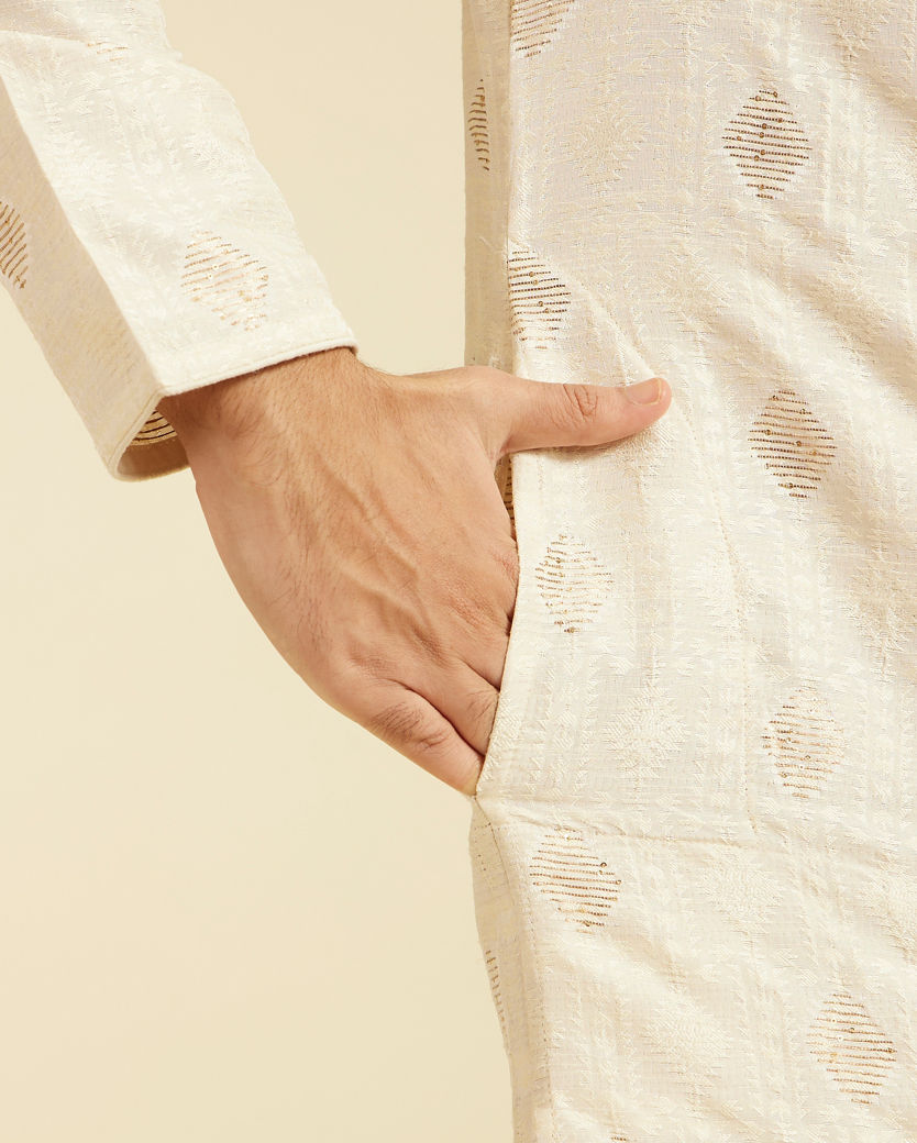 Diwas Men Cream White Diamond Patterned Kurta with Potli Buttons