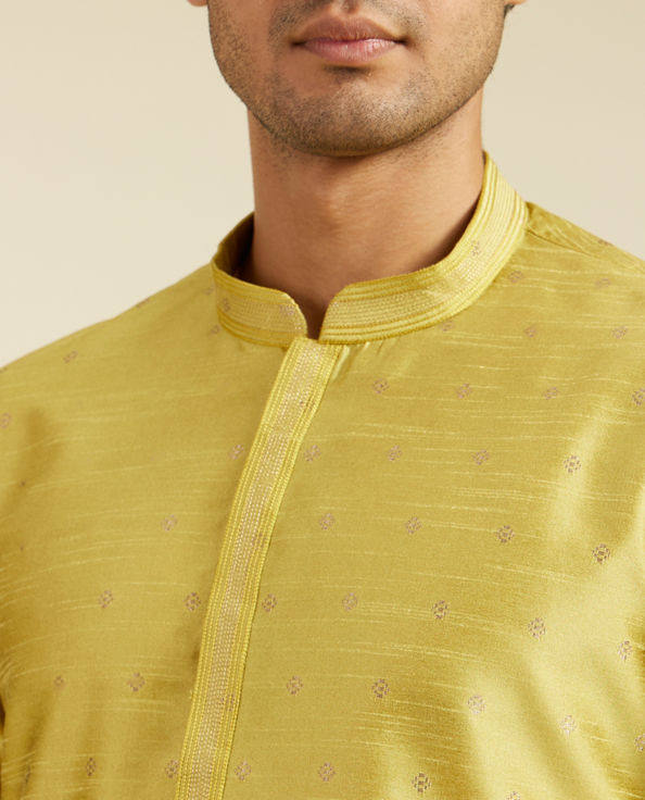 alt message - Diwas Men Mehndi Green Buta Patterned Kurta image number 1