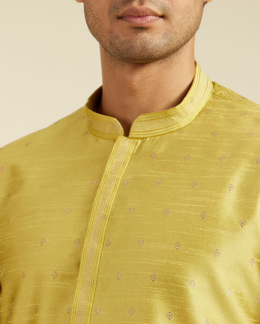 alt message - Diwas Men Mehndi Green Buta Patterned Kurta image number 1