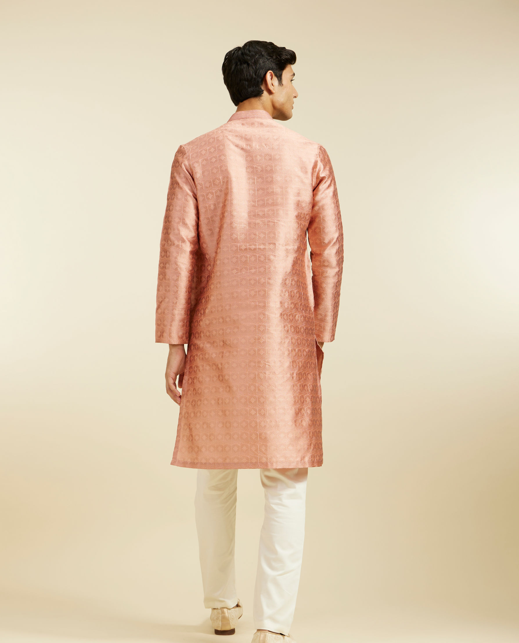 alt message - Diwas Men Peach Amber Star Self Patterned Kurta image number 4